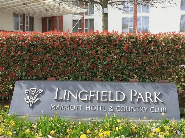 Lingfield park marriot hotel & Country club signage